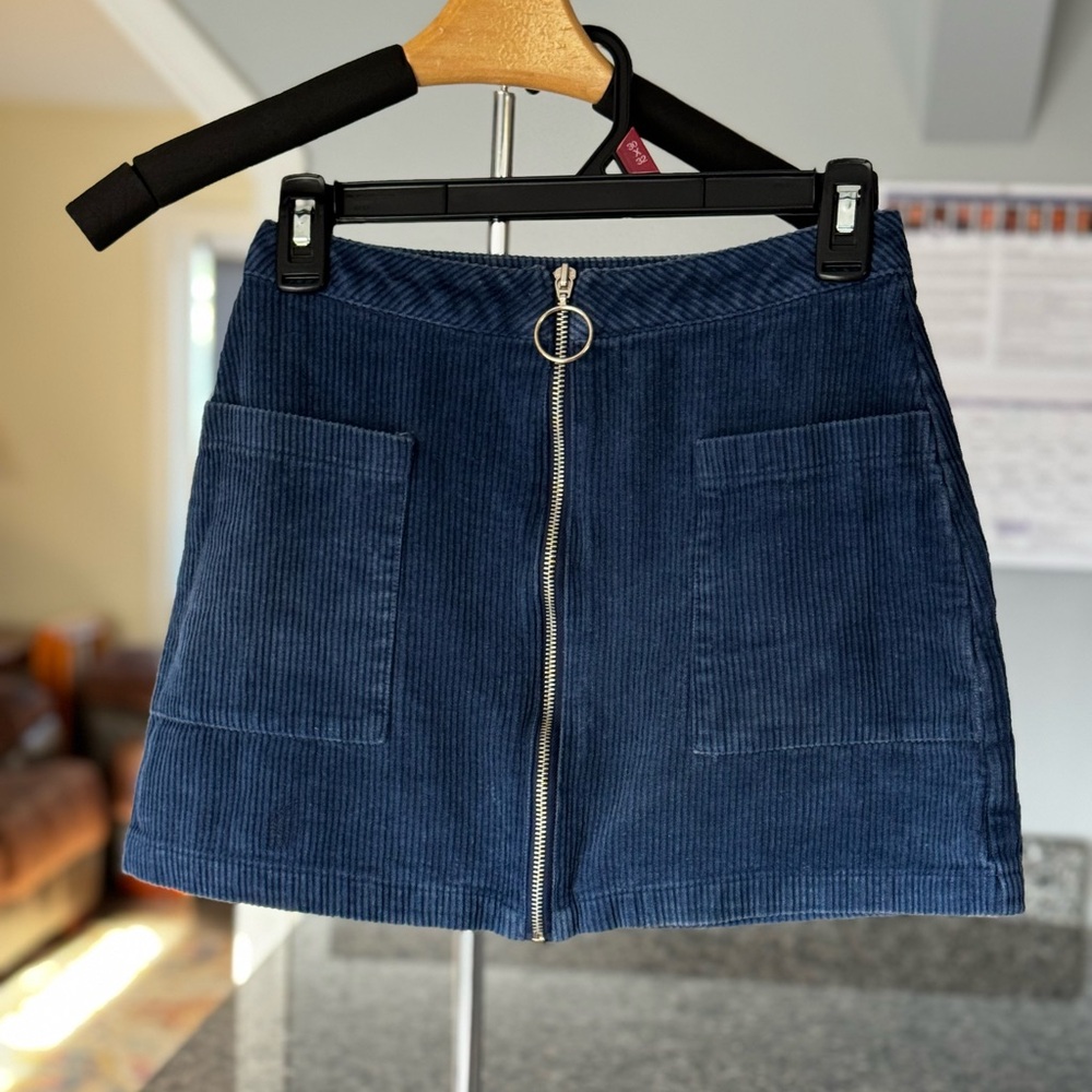 Francesca’s x Blue Rain denim blue corduroy zip front skirt (XS)